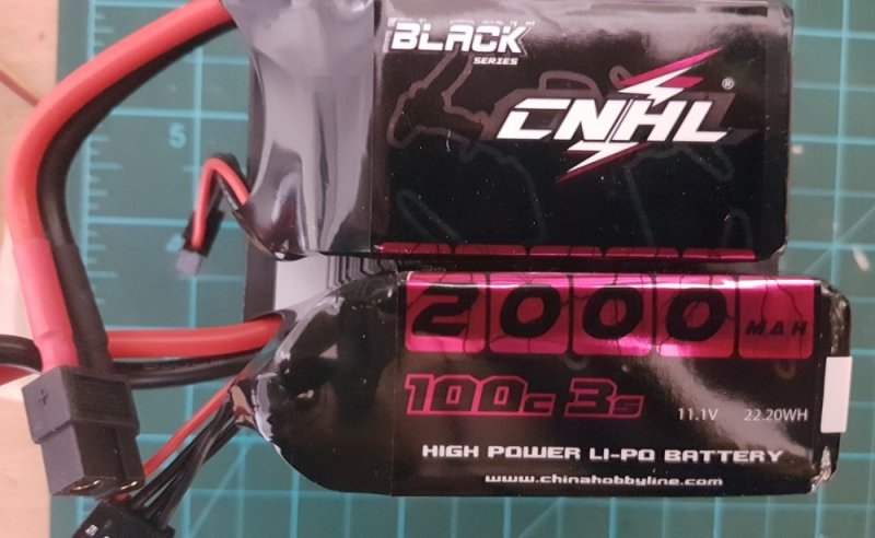 Eladó új CNHL Black Series 2000mAh 11.1V 3S 100C Lipo Battery XT60 Plug